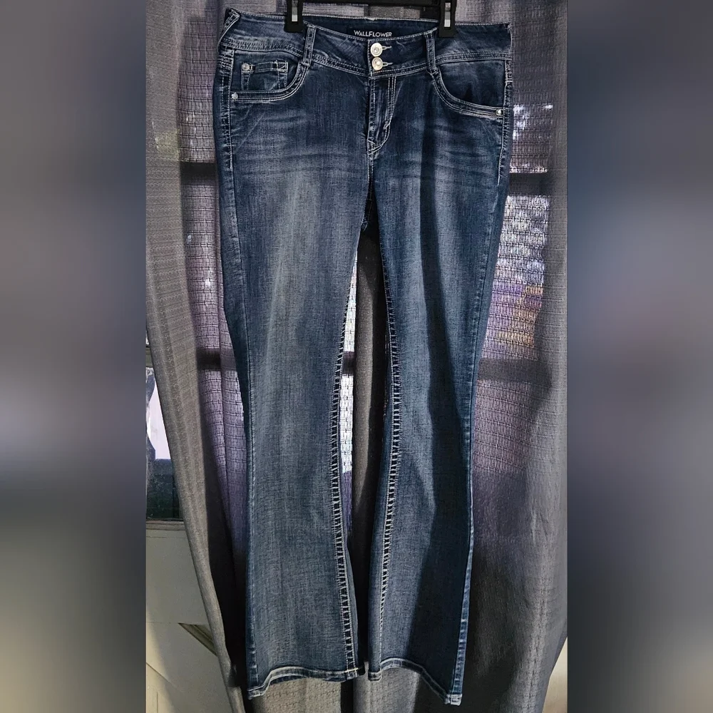 Juniors' WallFlower Like New Luscious Curvy Bling Bootcut Jeans sz 11x32" - Picture 3 of 11